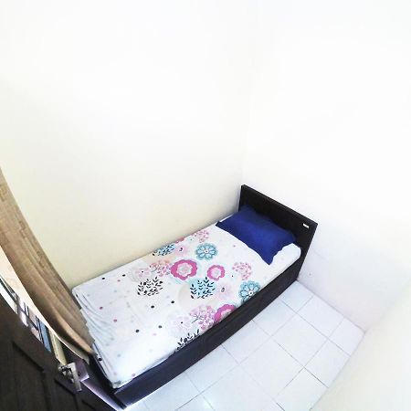 Minggiran Street Homestay Jogja Джокякарта Екстериор снимка