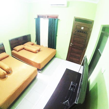 Minggiran Street Homestay Jogja Джокякарта Екстериор снимка