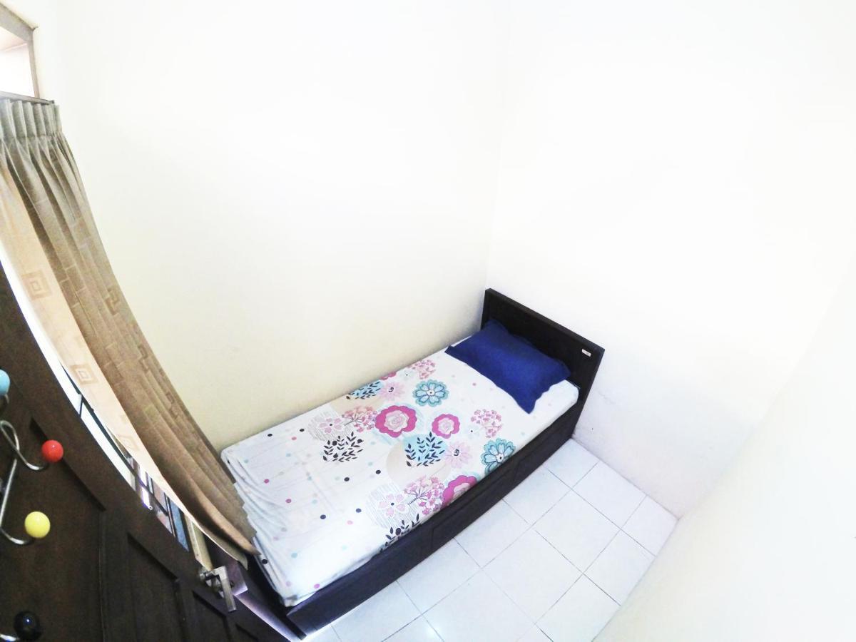 Minggiran Street Homestay Jogja Джокякарта Екстериор снимка